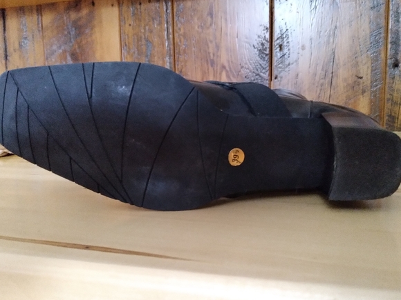 Unique tall pull on leather boots. - Picture 6 of 10